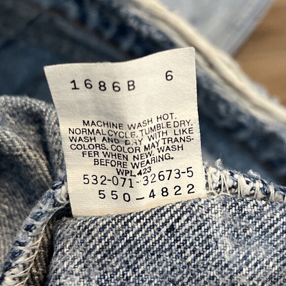 VTG Levis 550 Destroyed Denim Jeans 33x30 Blue Faded USA Made Tapered Grunge - Picture 10 of 12